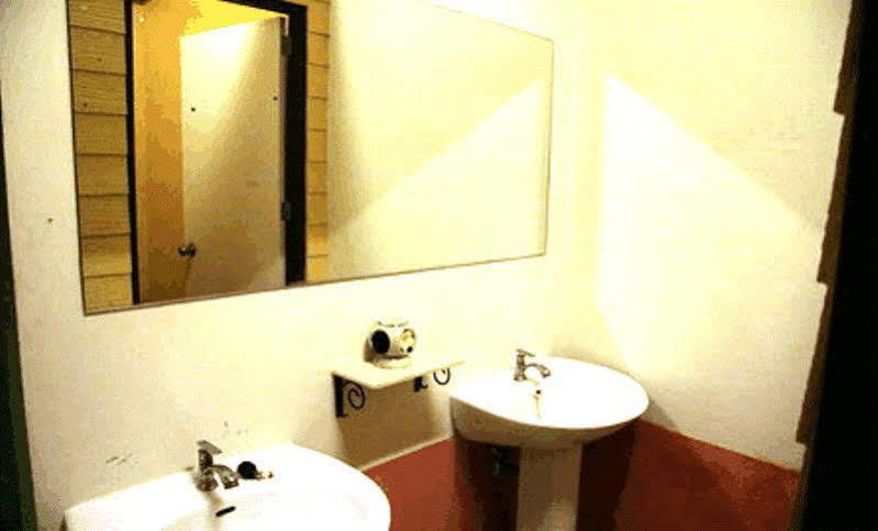 Patong Backpacker Hostel Exterior photo